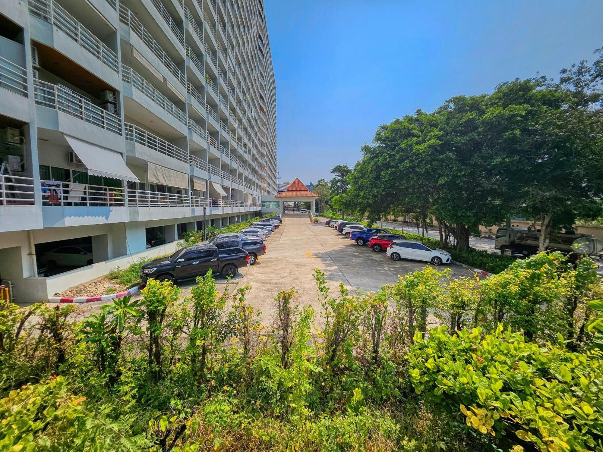 View Talay 5 Jomtien Beachfront Pattaya Exterior photo