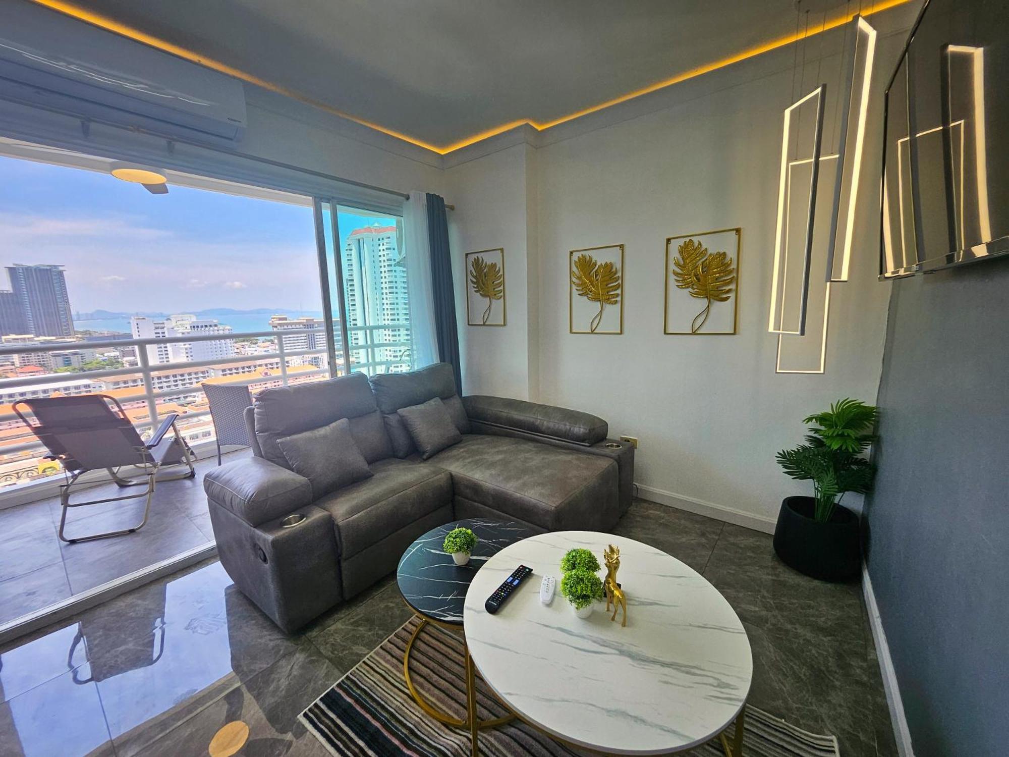 View Talay 5 Jomtien Beachfront Pattaya Exterior photo