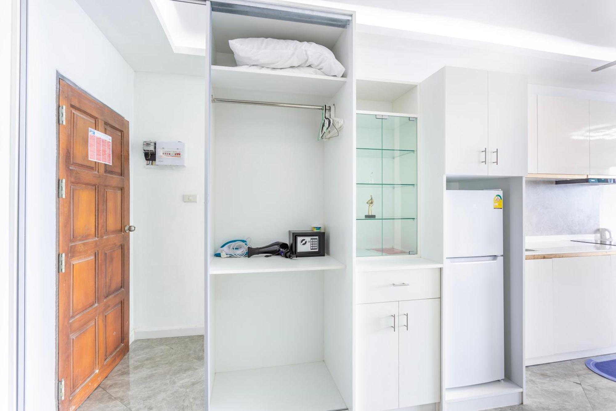 View Talay 5 Jomtien Beachfront Pattaya Exterior photo